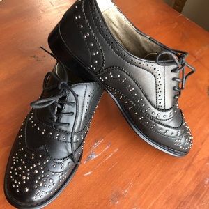 !!SOLD!! NEW NBW WANTED STUDDED OXFORDS sz7